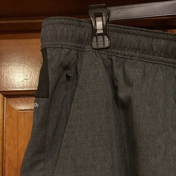 NWT Men’s Large Xersion Ventilated “Run” Shorts (ABBA) - Picture 2 of 10